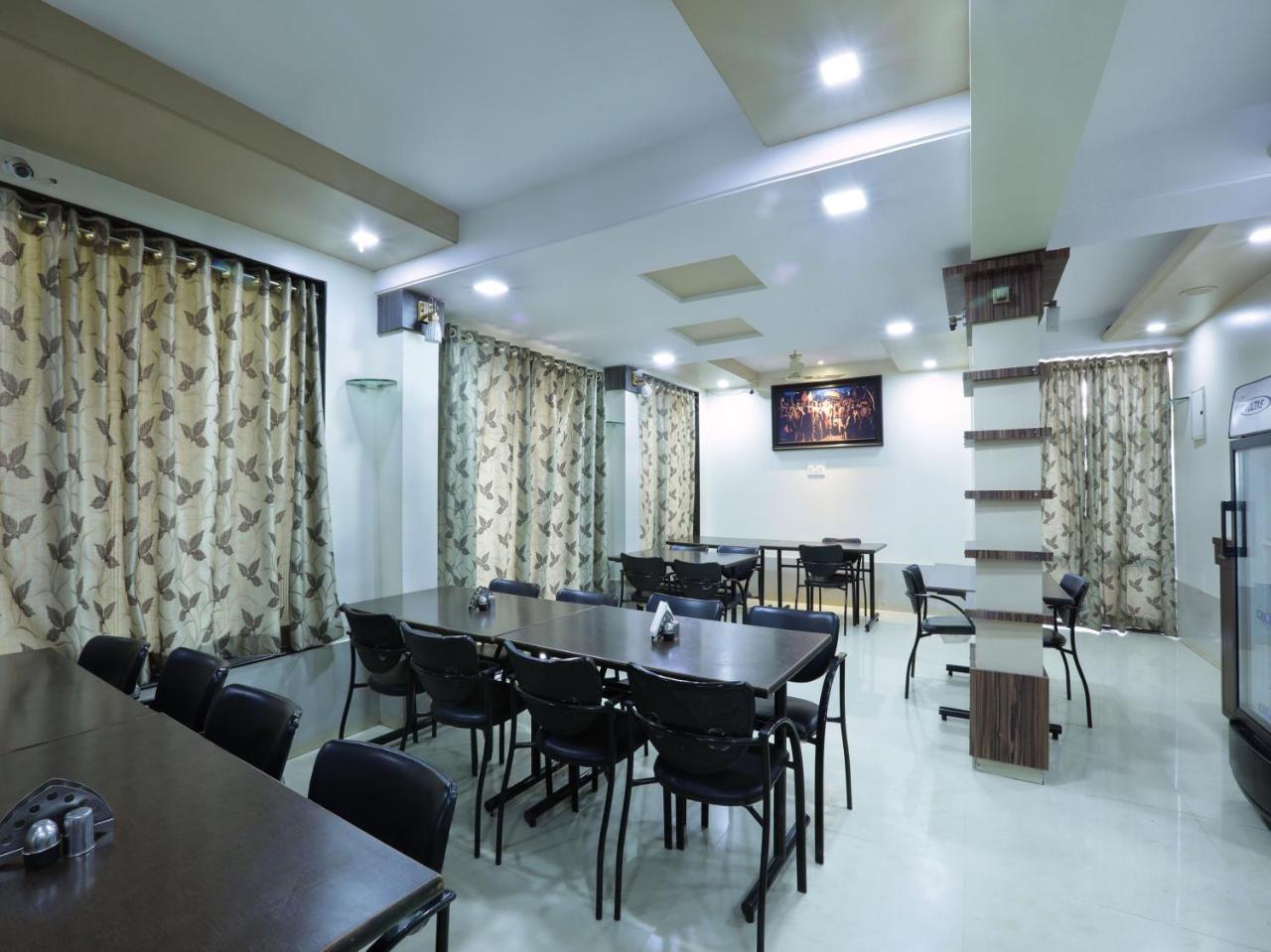 Oyo 4198 Hotel Shri Sai Murli Shirdi Dış mekan fotoğraf