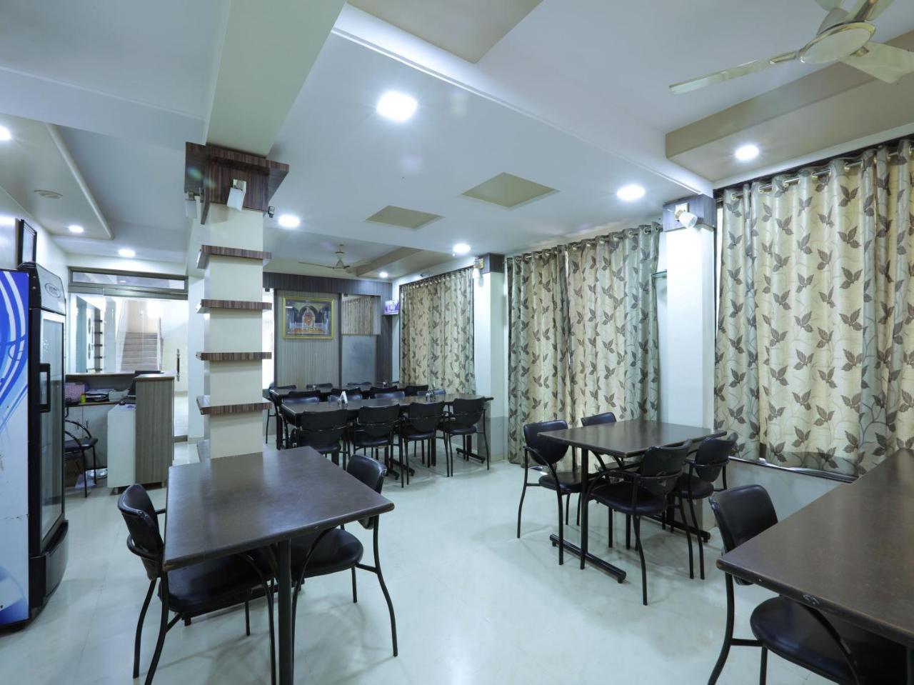 Oyo 4198 Hotel Shri Sai Murli Shirdi Dış mekan fotoğraf