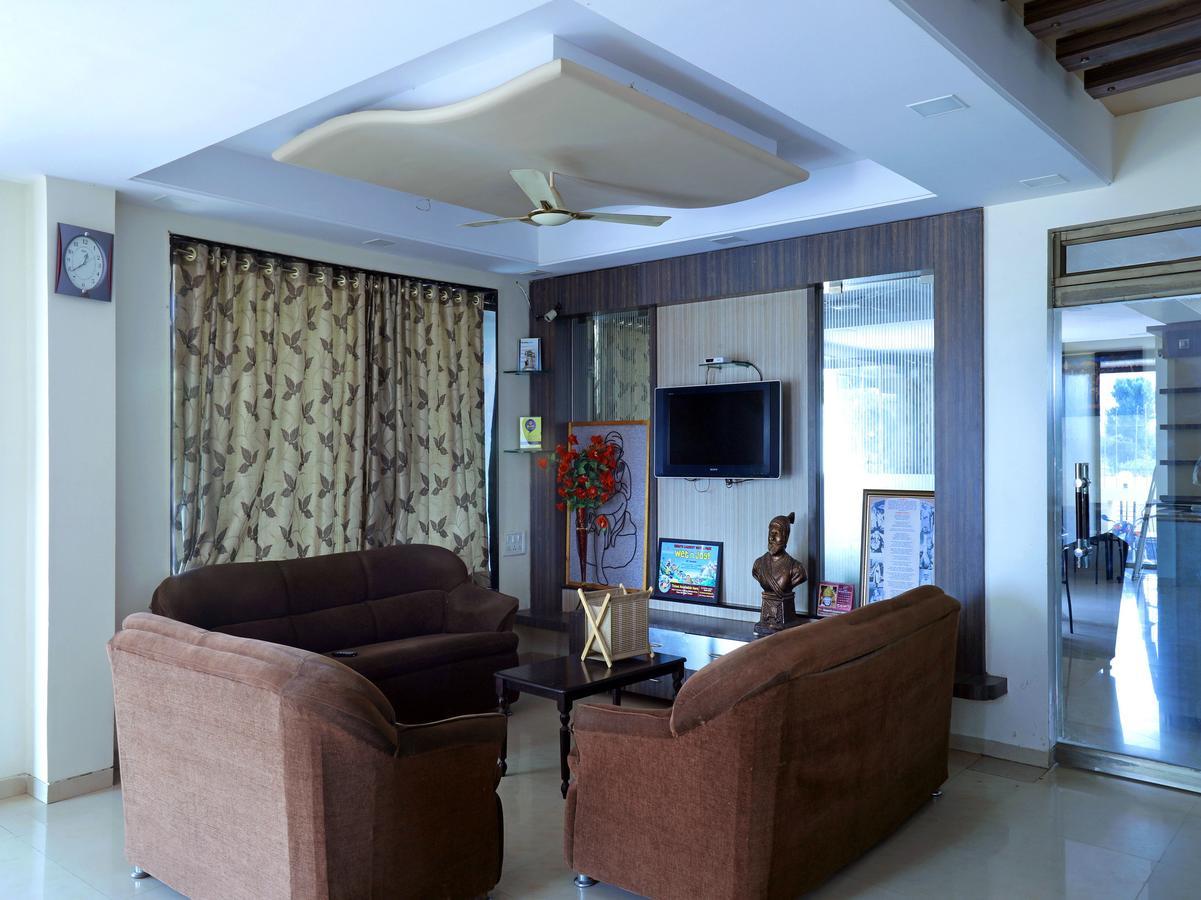 Oyo 4198 Hotel Shri Sai Murli Shirdi Dış mekan fotoğraf